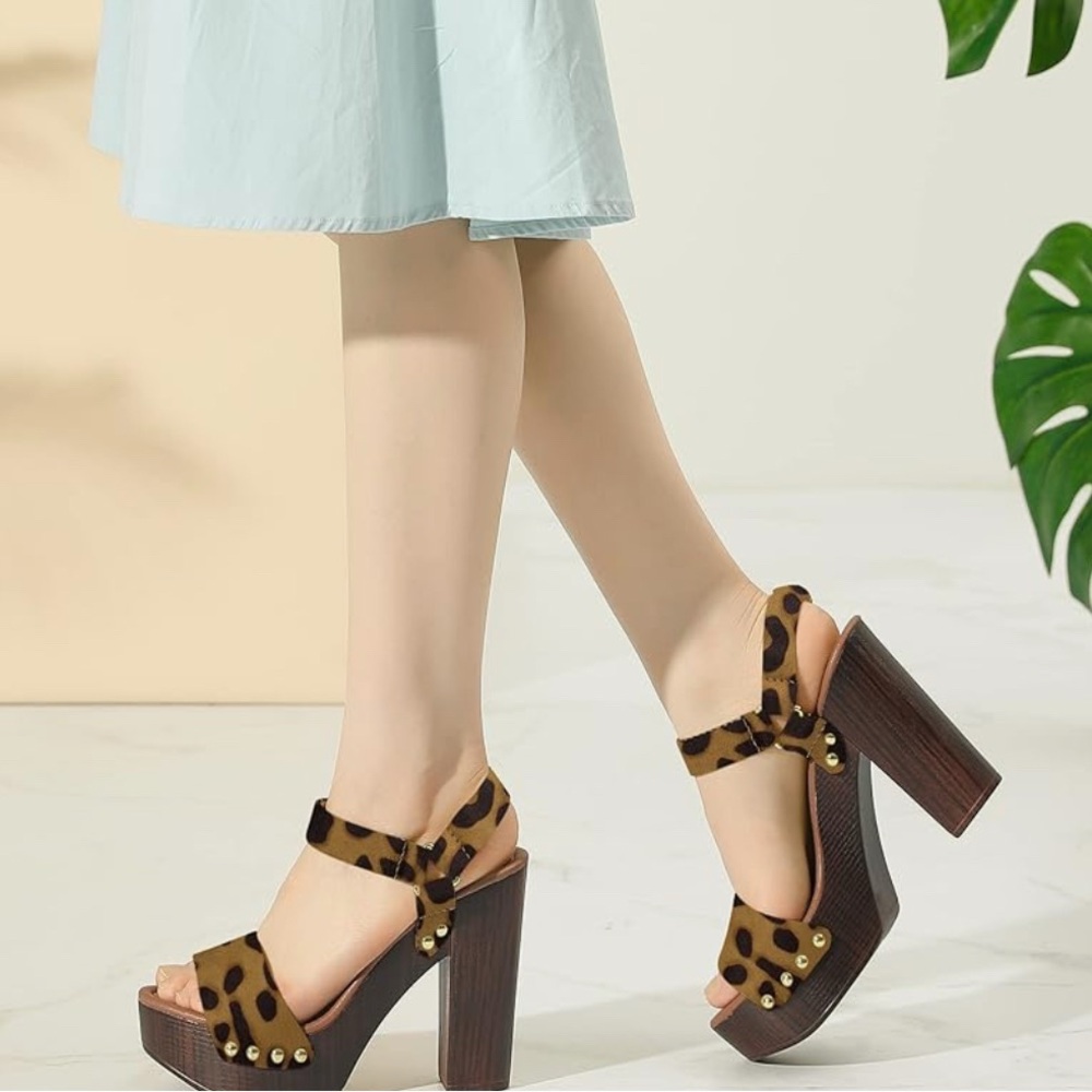 Perphy brand Stylish Leopard Print Platform Sandals - Picture 4 of 4